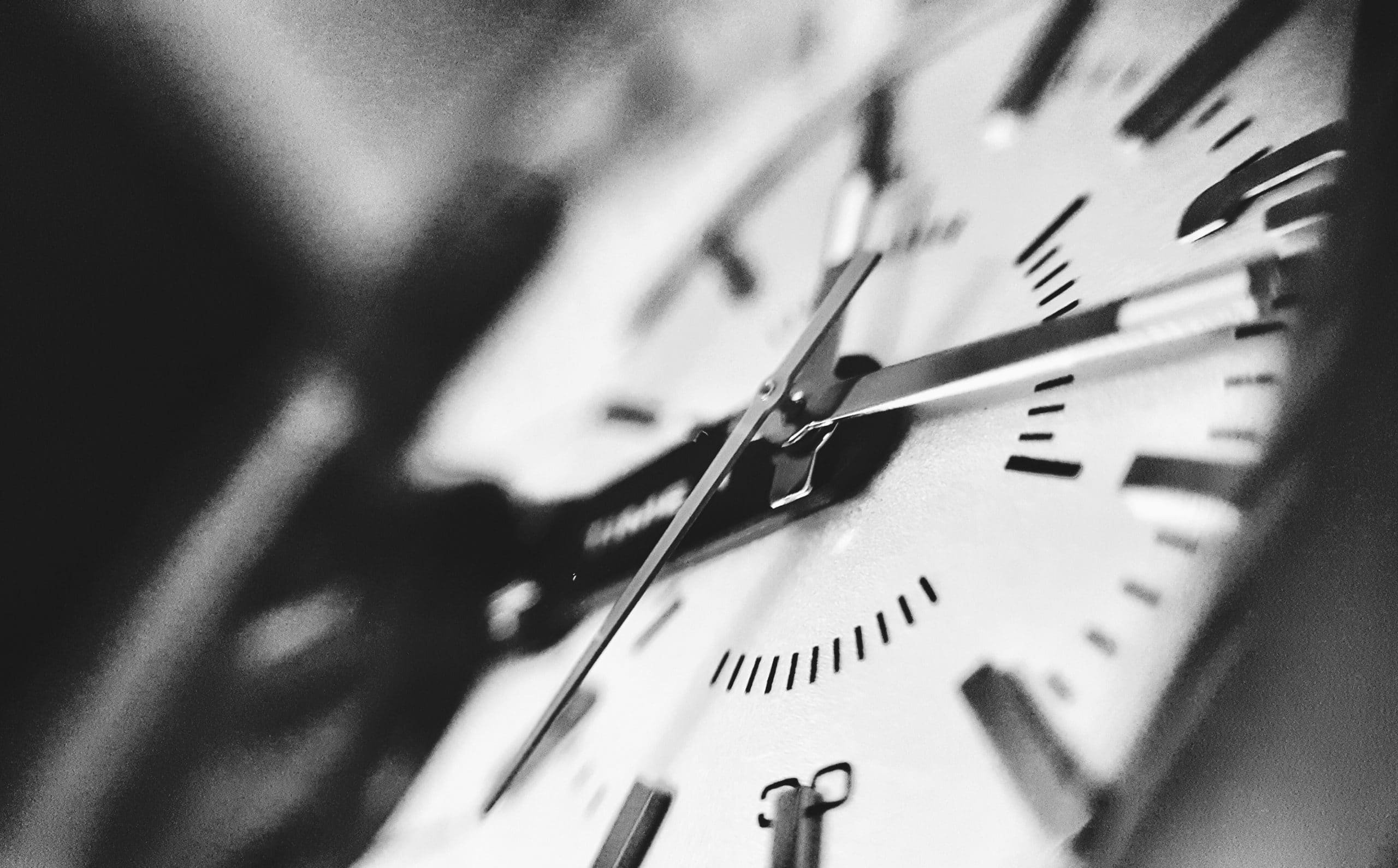 Uhr scaled - Die 25. Stunde Zeit- und Selbstmanagement für KMU
